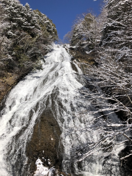 雪と湯滝